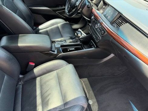 Used 2017 Kia Cadenza Premium w/ Luxury Package FWD image 40