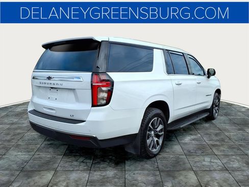 Used 2022 Chevrolet Suburban LT image 3