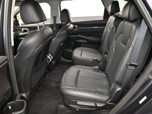 Used 2023 Kia Sorento SX image 44