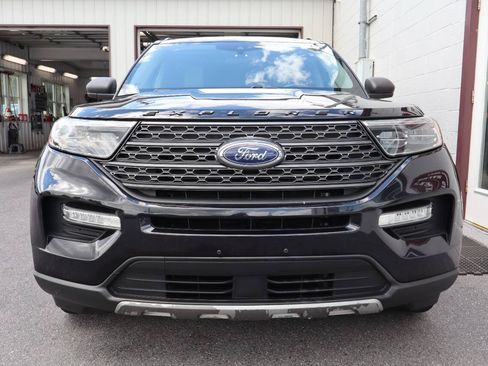 Used 2021 Ford Explorer XLT w/ Equipment Group 202A AWD/4WD image 2
