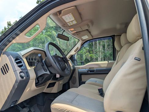 Used 2016 Ford F250 XLT w/ XLT Premium Package AWD/4WD image 13