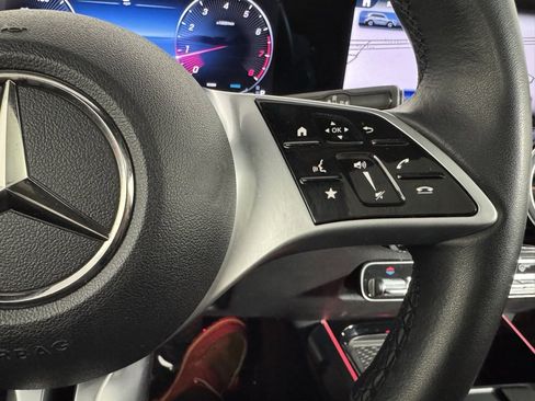 Certified 2025 Mercedes-Benz GLB 250 4MATIC image 32