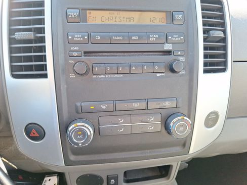 Used 2012 Nissan Frontier SV w/ SV Premium Utility Pkg image 27