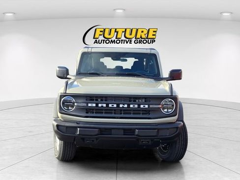 New 2025 Ford Bronco 4-Door image 3