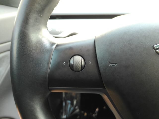 Used 2018 Tesla Model 3 Long Range RWD image 34