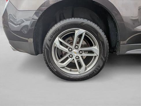 Used 2016 Chevrolet Equinox LTZ w/ Enhanced Convenience Package image 22