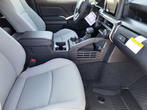 Certified 2026 Toyota 4Runner SR5 AWD/4WD image 11