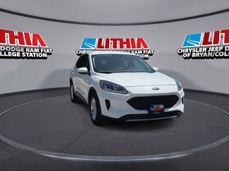 Used 2020 Ford Escape SE FWD video 2