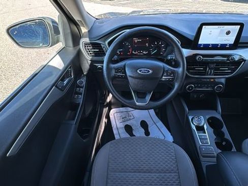 Certified 2020 Ford Escape SE image 12