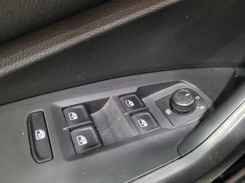 Used 2019 Volkswagen Jetta SE FWD image 27