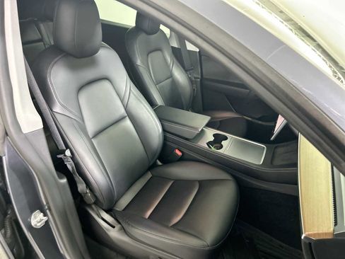 Used 2022 Tesla Model Y Performance image 24