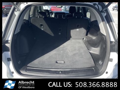 Used 2024 Jeep Grand Cherokee Limited image 14