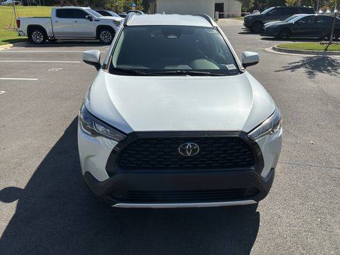 Used 2023 Toyota Corolla Cross LE FWD image 3