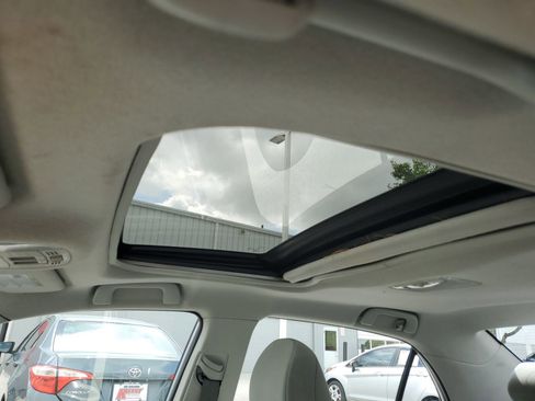 Used 2010 Toyota Corolla LE FWD image 18