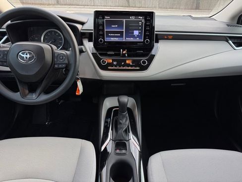 Used 2021 Toyota Corolla LE image 24