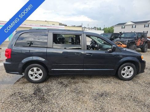 Used 2013 Dodge Grand Caravan SXT FWD image 2