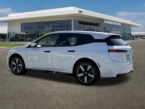 Used 2026 BMW iX xDrive60 image 8