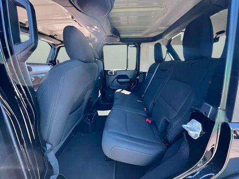 Used 2022 Jeep Wrangler Unlimited Sport AWD/4WD image 18