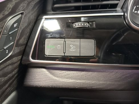 Used 2023 Audi Q8 Premium Plus w/ Premium Plus Package AWD/4WD image 21