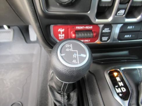 New 2026 Jeep Wrangler Unlimited Rubicon w/ Technology Group image 25