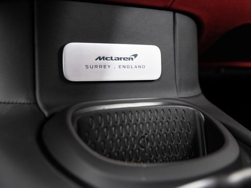 Used 2025 McLaren Artura Spider image 27