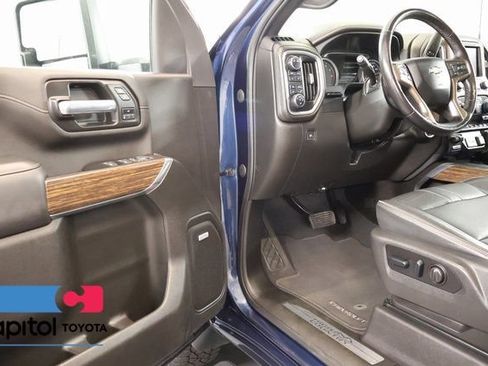 Used 2022 Chevrolet Silverado 3500 High Country w/ Z71 Off-Road Package AWD/4WD image 8
