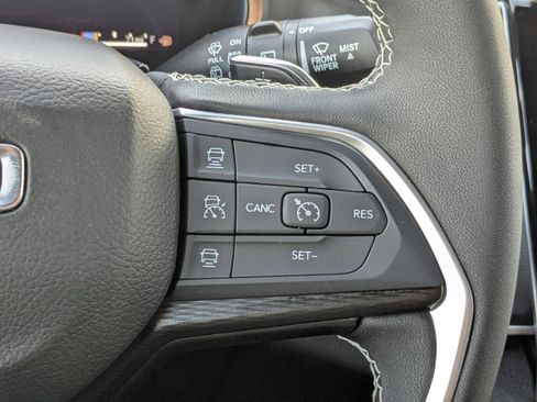 New 2025 Jeep Grand Cherokee Laredo image 23