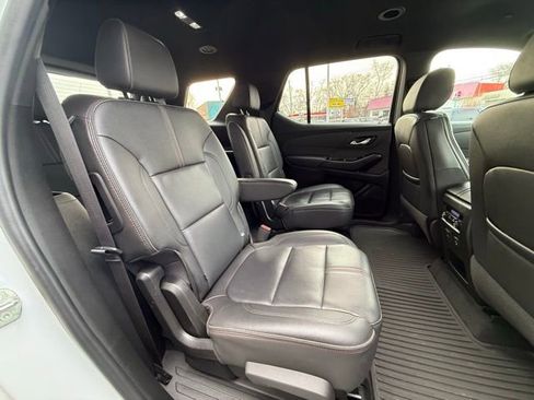 Used 2023 Chevrolet Traverse RS image 16