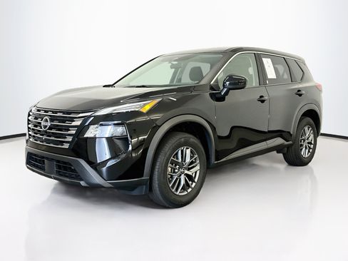Used 2026 Nissan Rogue SV AWD/4WD image 3
