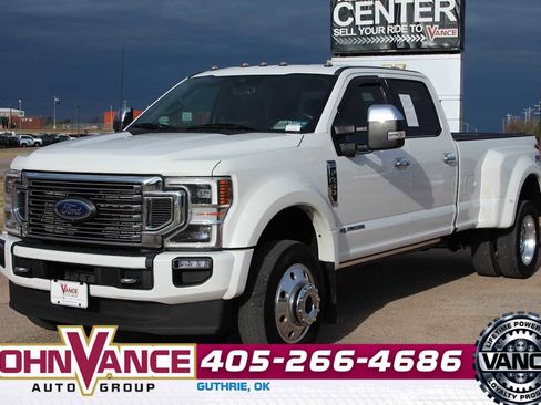 Used 2022 Ford F450 Platinum w/ FX4 Off-Road Package image 3