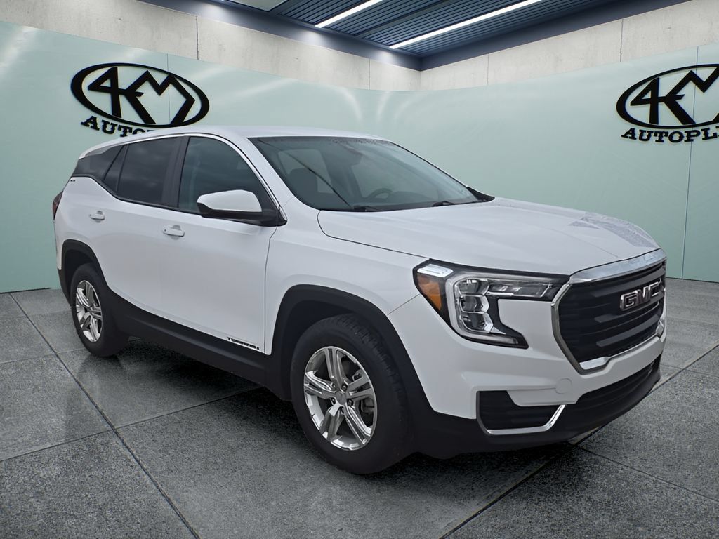 Used 2024 GMC Terrain SLE FWD image 1