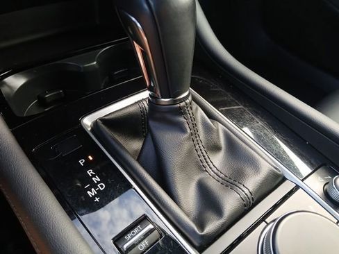 Used 2024 MAZDA MAZDA3 s image 24