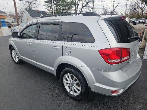 Used 2014 Dodge Journey SXT w/ Flexible Seating Group image 4