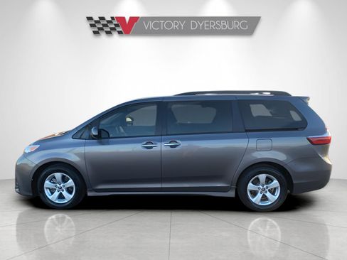 Used 2020 Toyota Sienna LE image 5