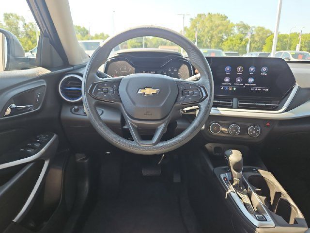 Used 2024 Chevrolet Trax LS w/ Driver Confidence Package FWD image 14