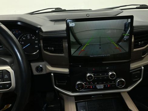 Used 2023 Ford Expedition Limited image 22