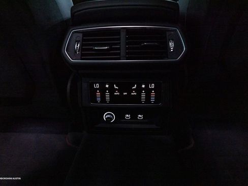 Used 2023 Lamborghini Urus Performante AWD/4WD image 38