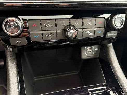 New 2026 Jeep Compass Limited w/ Sun, Sound & Navigation Group image 20