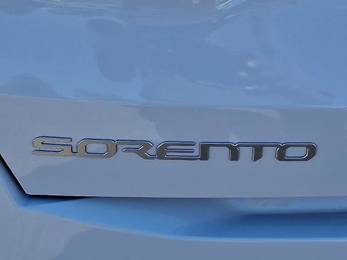 New 2026 Kia Sorento LX image 10