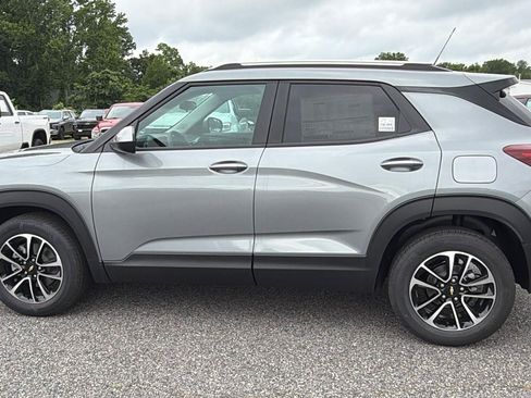 New 2026 Chevrolet TrailBlazer LT w/ Driver Confidence Package FWD image 11