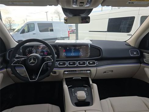 Used 2025 Mercedes-Benz GLE 350 4MATIC image 19