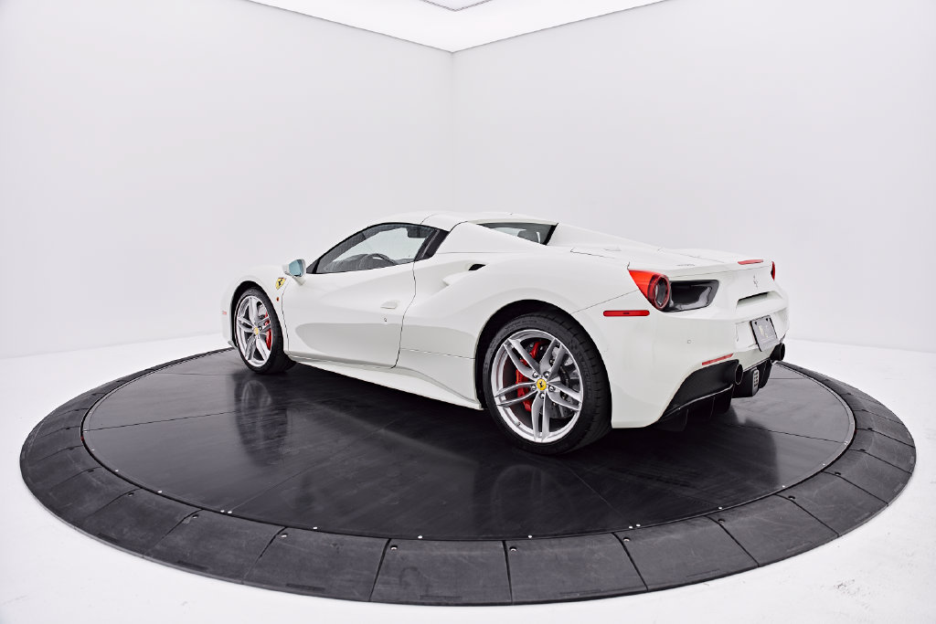 Used 2018 Ferrari 488 Spider RWD image 15