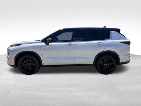Used 2023 Mitsubishi Outlander SEL AWD/4WD image 9
