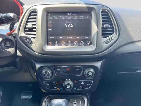 Used 2017 Jeep Compass Trailhawk w/ Leather Interior Group AWD/4WD image 26