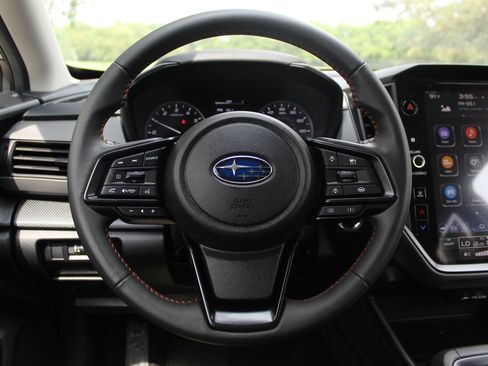 Used 2025 Subaru Crosstrek 2.5i Limited AWD/4WD image 16
