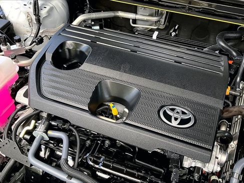 Used 2025 Toyota Crown Signia w/ Advanced Technology Package image 32