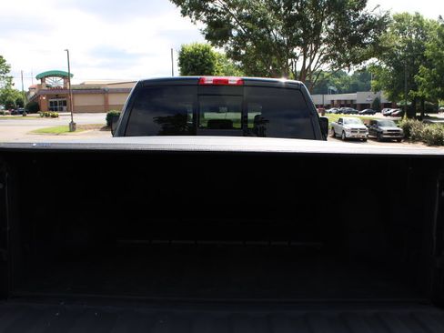 Used 2018 RAM 2500 Laramie w/ Sport Appearance Group AWD/4WD image 33