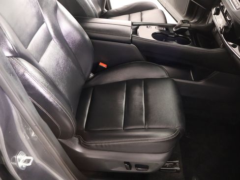 Used 2023 Nissan Rogue SL w/ SL Premium Package FWD image 14