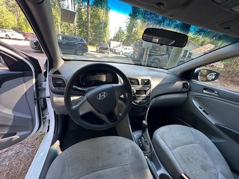 Used 2017 Hyundai Accent SE FWD image 12
