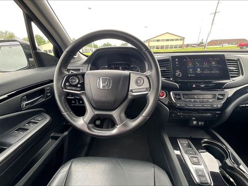 Used 2021 Honda Pilot Touring image 8